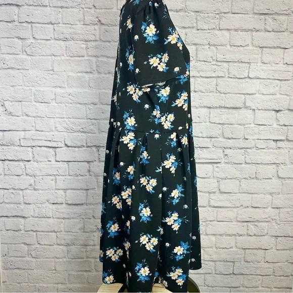 LulaRoe Black Floral Fit and Flare Short Sleeve Dress Size 3XL - Picture 3 of 11